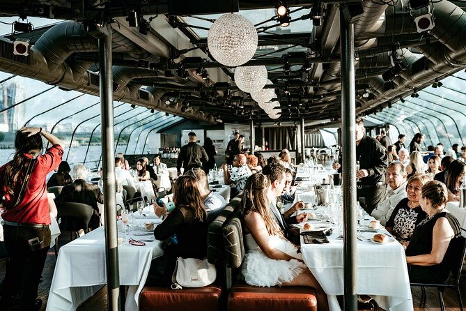 bateaux-new-york-new-years-day-bottomless-mimosa-brunch
