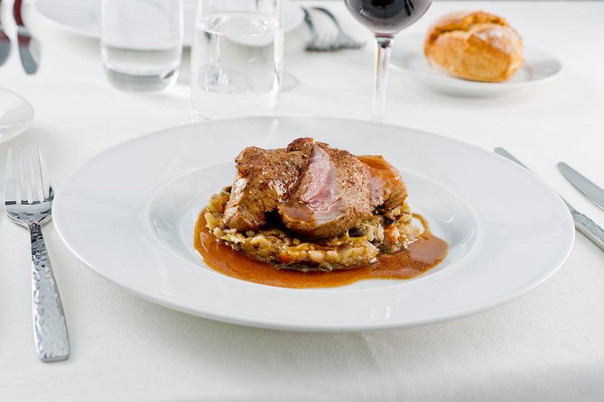 bateaux-parisiens-seine-river-gourmet-dinner-sightseeing-cruise
