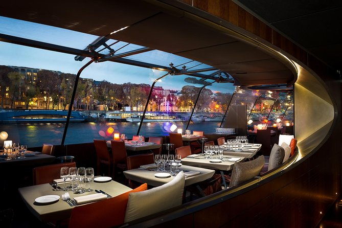 bateaux-parisiens-seine-river-gourmet-dinner-sightseeing-cruise