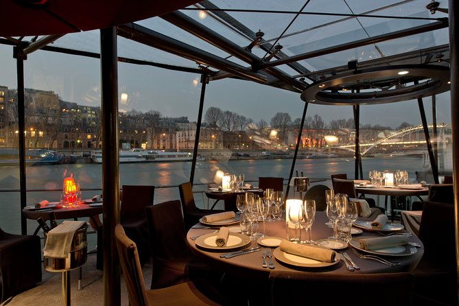 bateaux-parisiens-seine-river-gourmet-dinner-sightseeing-cruise