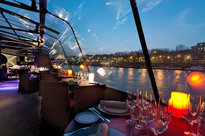 bateaux-parisiens-seine-river-gourmet-dinner-sightseeing-cruise