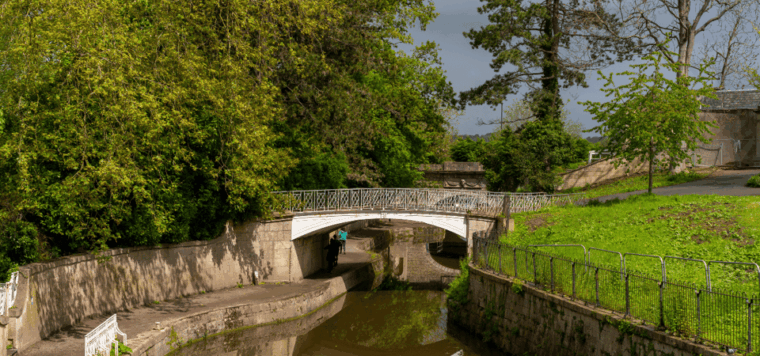 bath-2-hour-historic-walking-tour-with-an-app