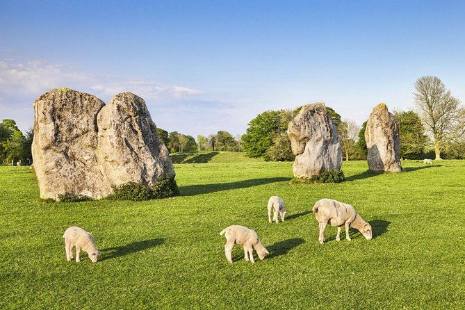 bath-avebury-and-lacock-village-small-group-day-tour-from-london