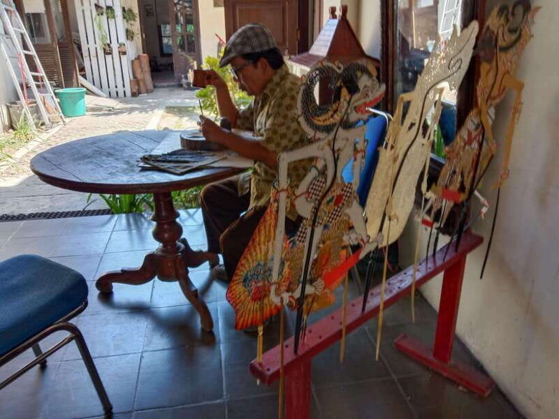 batik-pottery-making-at-borobudur-village