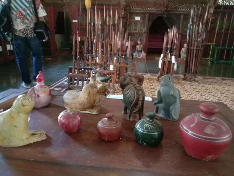 batik-pottery-making-at-borobudur-village