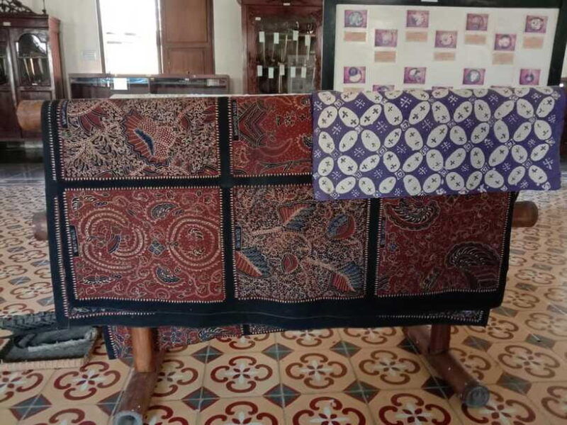 batik-pottery-making-at-borobudur-village