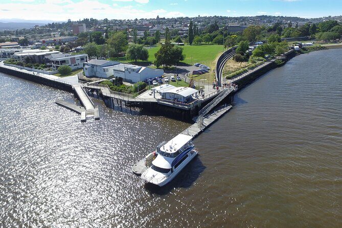 Batman Bridge 4 Hour Luncheon Cruise including sailing into the Cataract Gorge - An in-Depth Look at the Cruise Experience