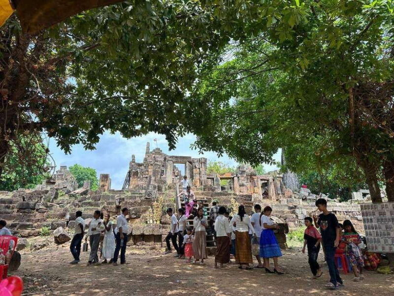 battambang-bamboo-train-killing-cave-tour-from-siem-reap