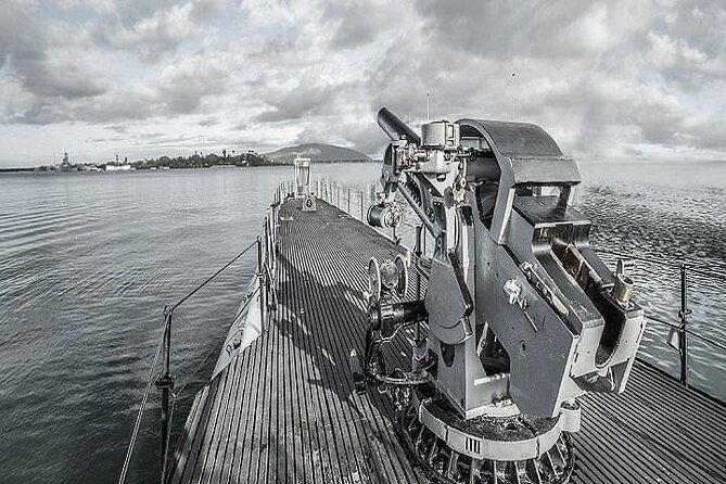 battleships-of-wwii-at-pearl-harbor-from-waikiki