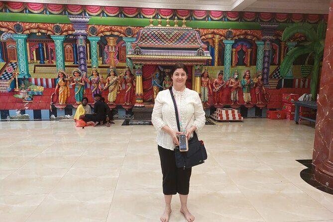 Batu Caves and Suburbs Private Tour - Introduction: An Easy Introduction to Kuala Lumpur’s Cultural Highlights