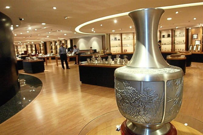 Batu Caves Temple, Royal Selangor Pewter and Batik Factory Tour - Key Points