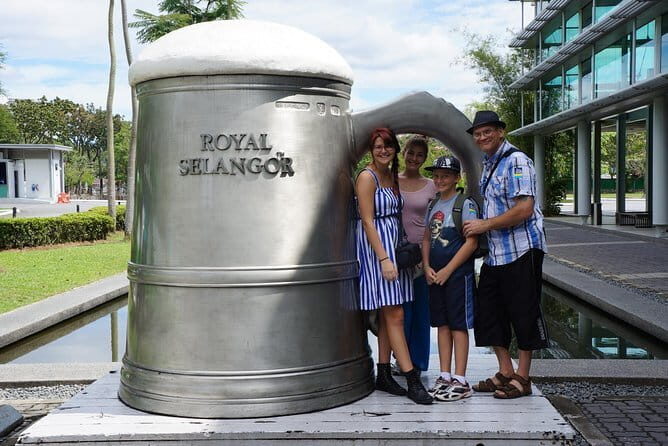Batu Caves Temple, Royal Selangor Pewter and Batik Factory Tour - Transportation and Group Size