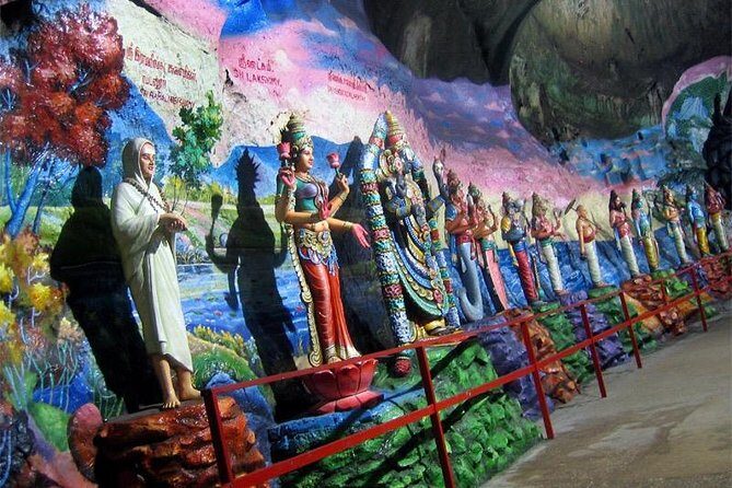 Batu Caves Tour From Kuala Lumpur - Visiting Batu Caves: Climbing and Discovering