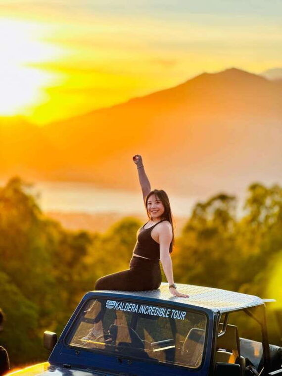 batur-volcano-sunrise-jeep-black-lava
