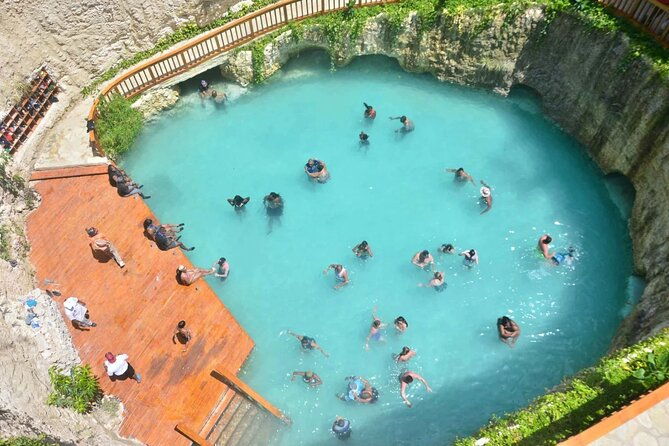 bavaro-extreme-zipline-splash-waterfall-pool-combo-experience