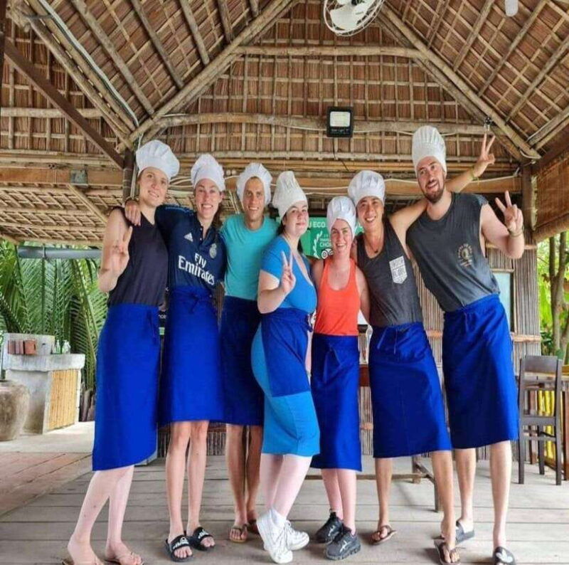 bay-mau-eco-cooking-class-making-coffee-in-oldtown