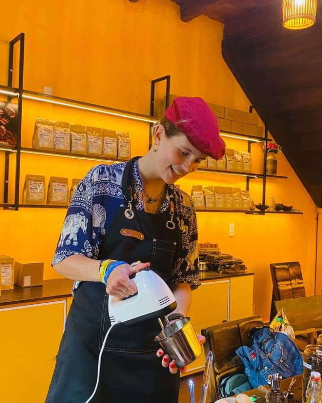 bay-mau-eco-cooking-class-making-coffee-in-oldtown