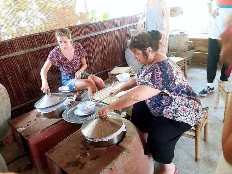 bay-mau-eco-cooking-class-making-coffee-in-oldtown