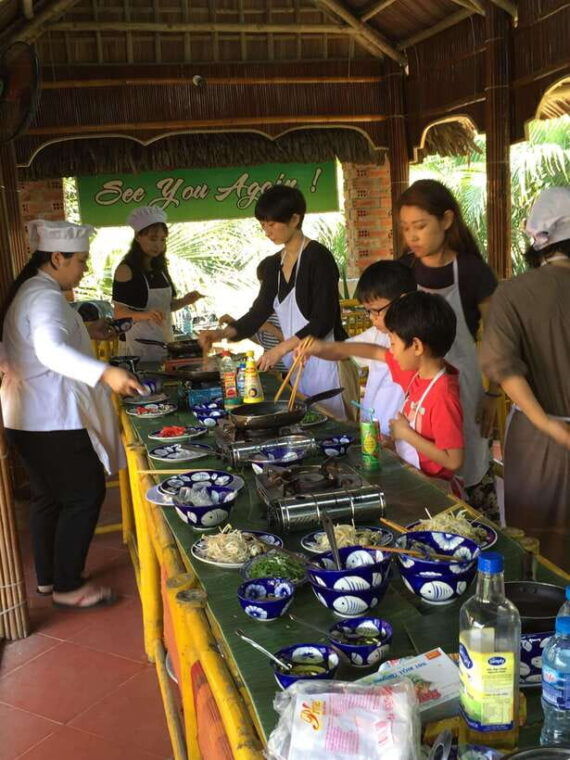bay-mau-eco-cooking-class-tours-with-basket-boat