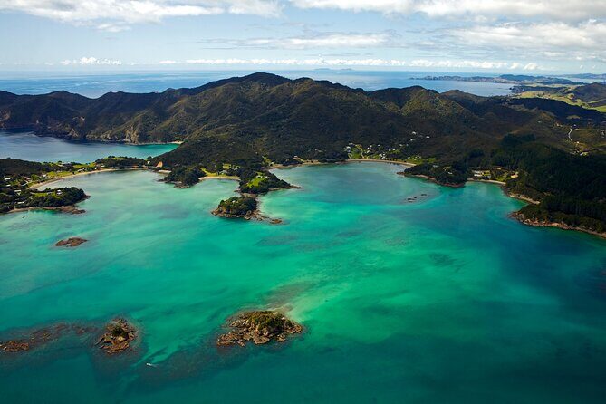 Bay of Islands and Hole in the Rock Scenic Helicopter Tour - The Experience from a Traveler’s Perspective