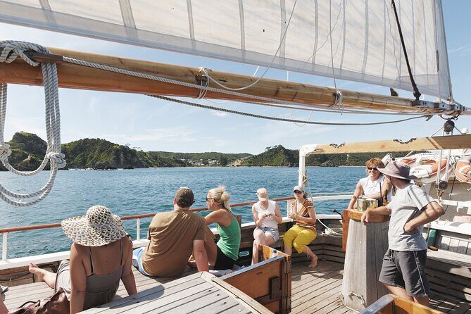 Bay of Islands Tall Ship Sailing on R. Tucker Thompson Including BBQ Lunch - The Experience: What to Expect