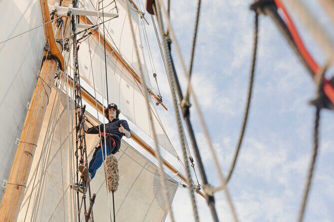 Bay of Islands Tall Ship Sailing on R. Tucker Thompson Including BBQ Lunch - FAQs
