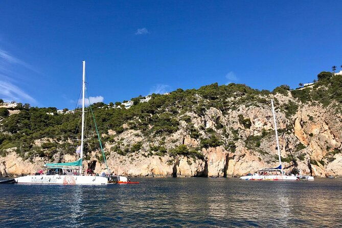 bay-trip-in-calpe-or-altea-with-a-sailing-catamaran