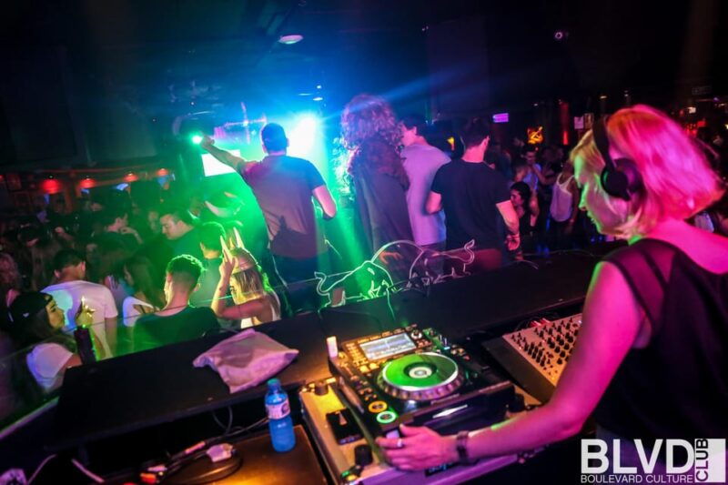 bcn-night-card-best-way-to-enjoy-barcelonas-nightlife