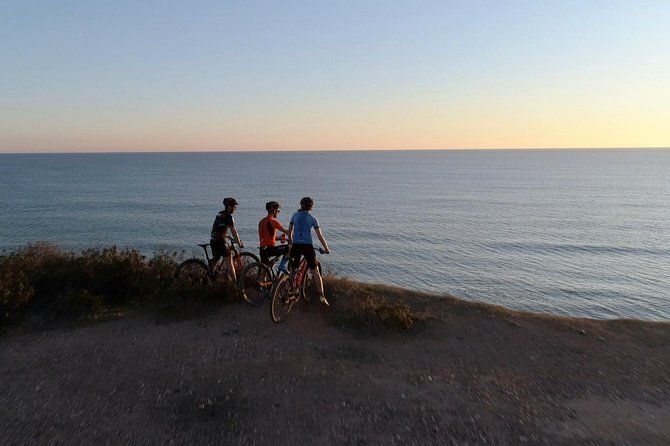 beach-and-cliffs-mtb-tour