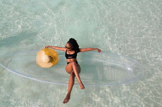 beach-day-and-clear-kayak-photoshoot-in-bahamas