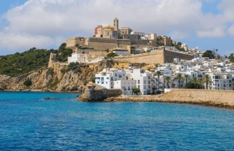 beach-hopping-ibiza-town-figueretas-playa-d-bossa