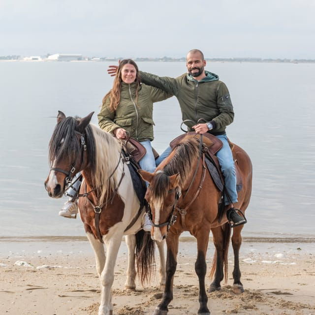 beach-horseback-riding-in-group-photo-report-pdt