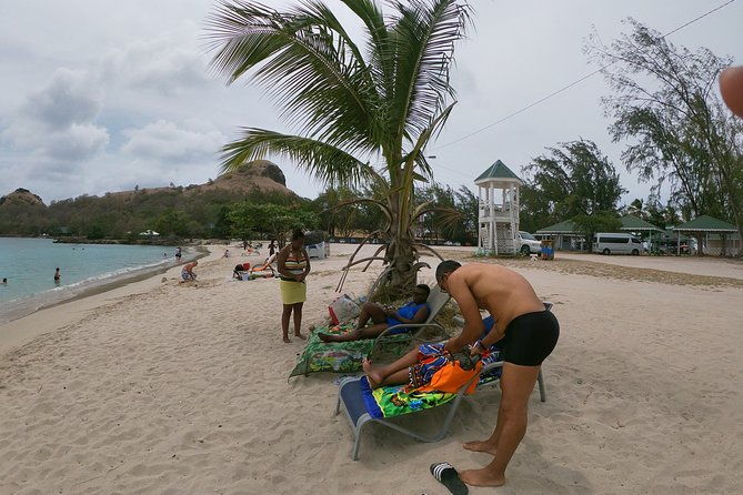 beach-shuttle-to-pigeon-island