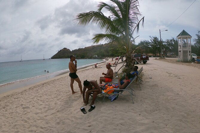 beach-shuttle-to-pigeon-island