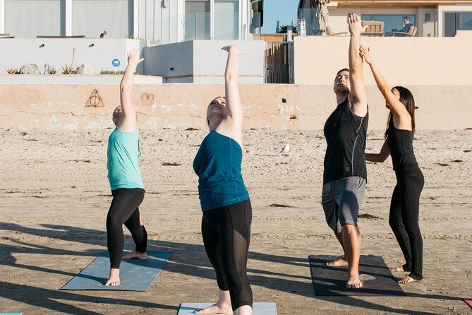 beach-yoga-in-san-diego