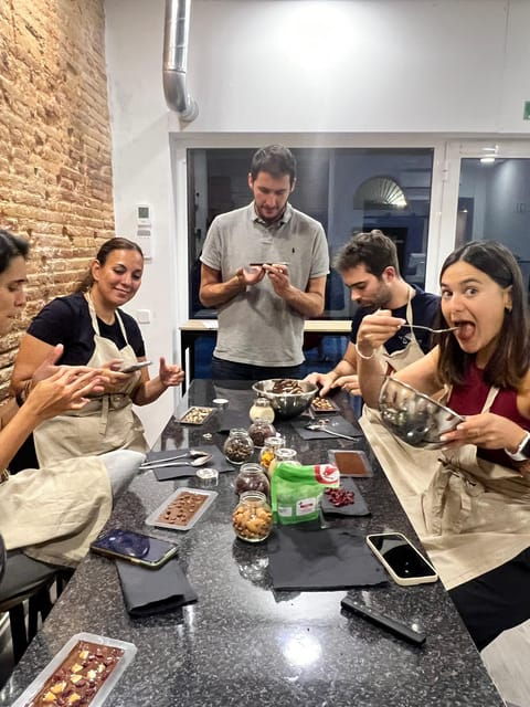 bean-to-bar-chocolate-workshop-in-barcelona