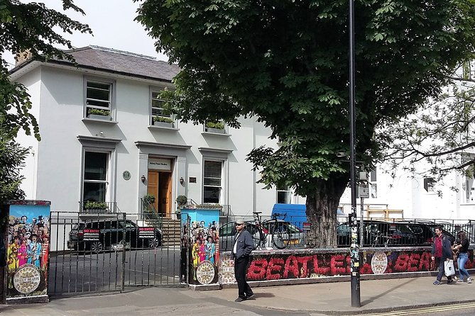 beatlesn-more-rockn-roll-private-taxi-tour-2