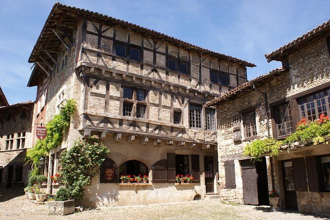 Beaujolais & Perouges Medieval Town (9:00 am to 5:15 pm - Small Group Tour Lyon - Frequently Asked Questions