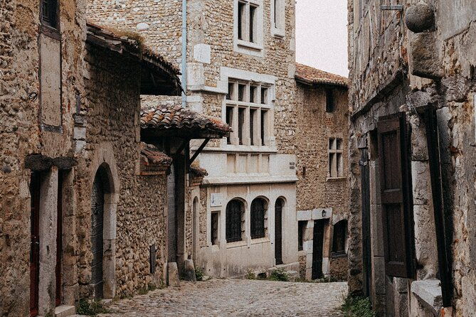 beaujolais-wine-and-perouges-village-full-day-shared-tour