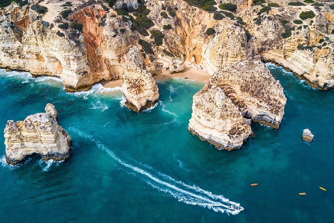 beautiful-coastal-drive-to-the-ponta-da-piedade-caves-in-lagos-2