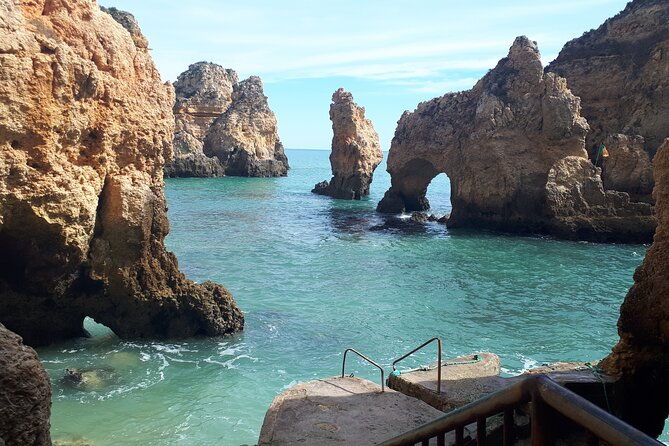 beautiful-coastal-drive-to-the-ponta-da-piedade-caves-in-lagos-2