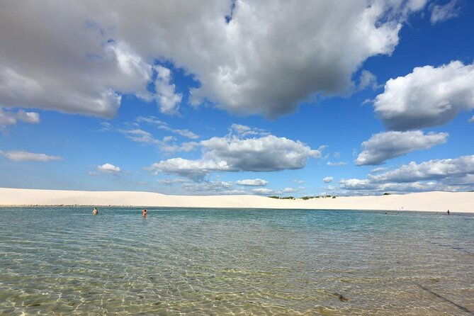 beautiful-lagoon-circuit-in-lencois-maranhenses