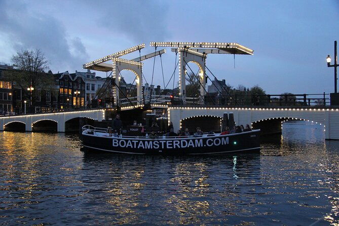 beautiful-open-boat-canal-cruise-in-amsterdam-open-bar-included