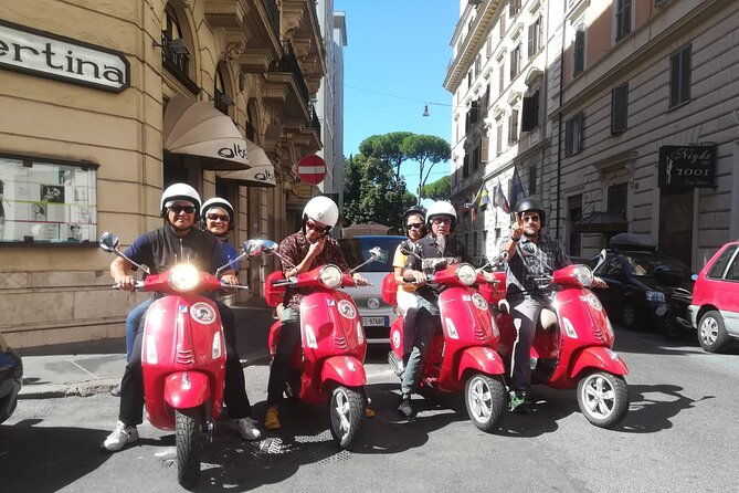 beautiful-roma-tour-on-vespa-with-driver