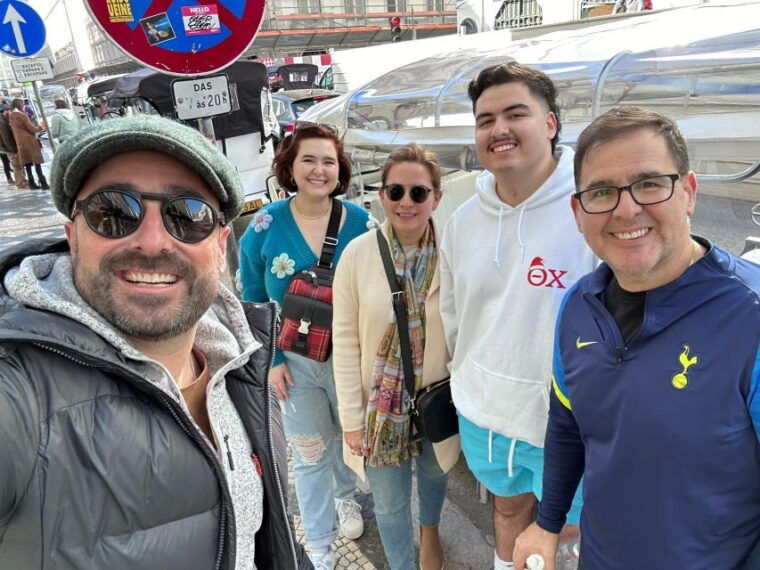 beautiful-tuk-tuk-tour-around-the-most-historical-sites