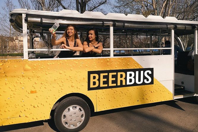 beerbus-budapest-sightseeing-private-party-tour