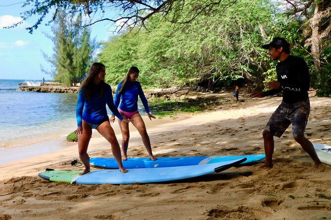 beginner-surf-lesson-at-north-shore-haleiwa-oahu