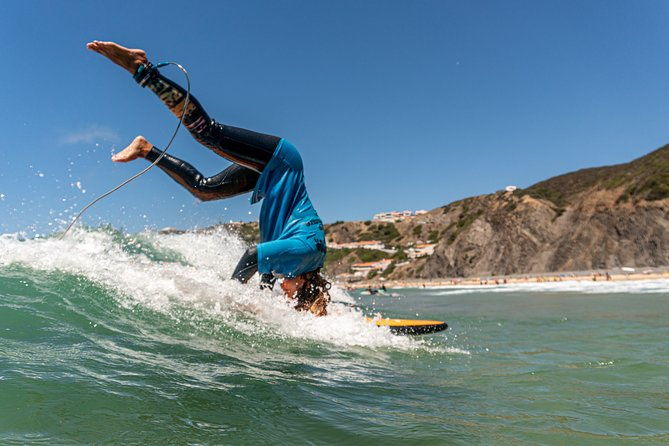 beginner-surf-lesson-at-the-beautiful-algarvian-west-coast