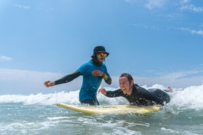 beginner-surf-lesson-at-the-beautiful-algarvian-west-coast