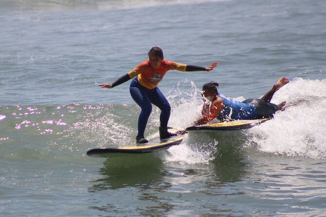 beginner-surf-lesson-in-lima-peru